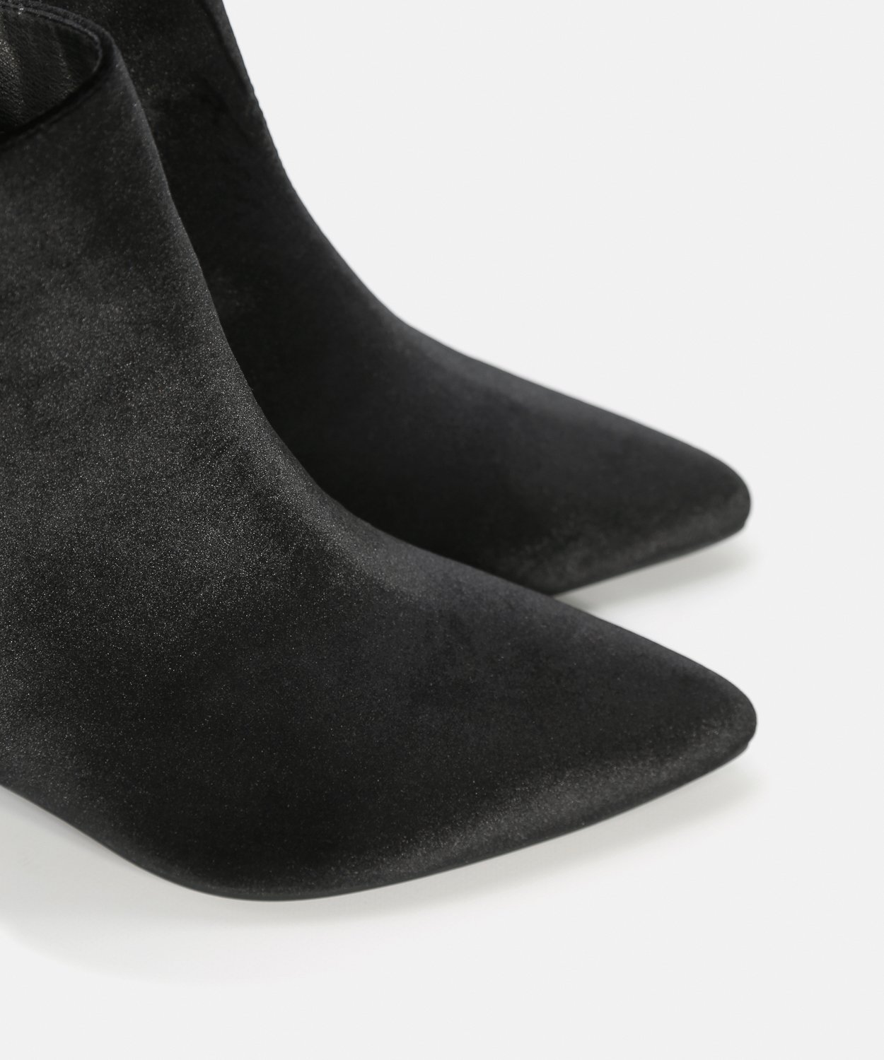 Botines tacón fino terciopelo image number null